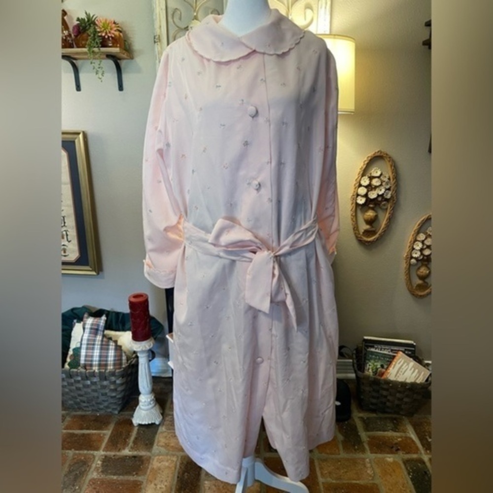 Charming Pink Women's Robe with Bow Detail